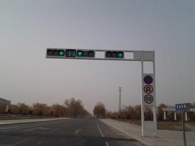 China 11M Hoogte 6M het Wapenverkeerslichten Pool van de Lengte Duurzame Mast met Ankerbouten Te koop