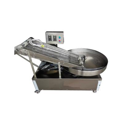 China 900tray Full Automatic Rotary Bread Cake Dessert Coating Machine Yellow Bread Crumb Liner Sprinkling Machine for sale