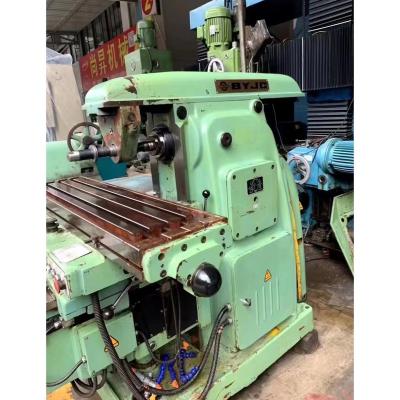 China Good condition factory second hand X6132S and XA6132 and X61321C 3 axis universal knee type milling machine with 1500 rmp for sale