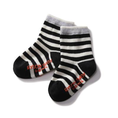 China Antibacterial Baby Kids Spring Summer Cotton Stripes Blue Black Custom Made Mid Kids Socks Socks Kids Anti Slip for sale