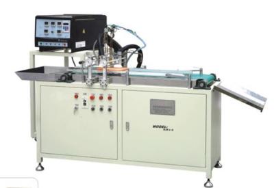 Κίνα Μηχανή κατασκευής φίλτρου αέρα 380V PLC Control Industrial Hot Melt Gluing Machine προς πώληση