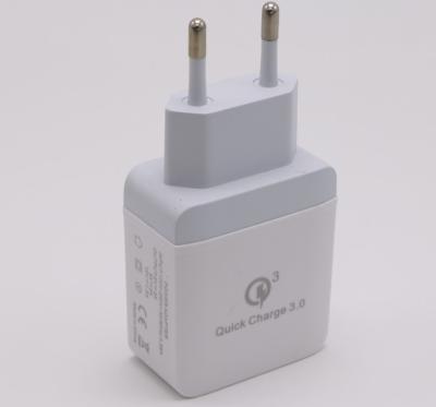 Chine Le chargeur rapide 30W de mur d'USB de chargeur jeûnent le chargeur 3,0 avec 2.4A double USB pour Samsung, iPhone à vendre