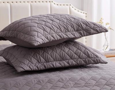 China Anti-Static Ultrasonic Quilted Bedspread,Rectangle Brick Pattern Reversible Bedspread Bed Cover,Bedding Set,Pillow Shams for sale