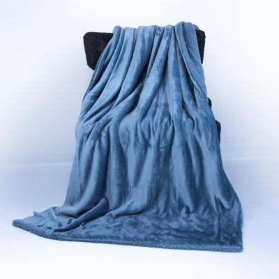 China Anti-Static Oversized Warm Touch Winter Travel Velvet Fleece Cozy Plush Flannel Blanket for sale