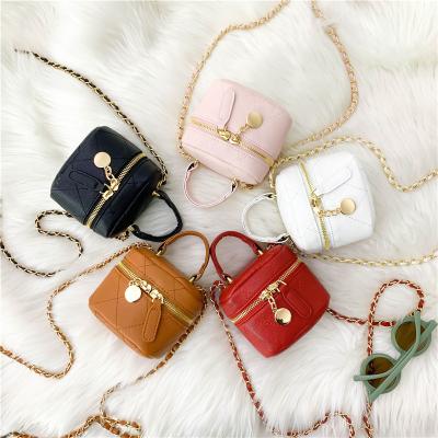 China Portable wholesale cross - body purses for girls stylish kids pinch little girls fashion hand purse bag for sale