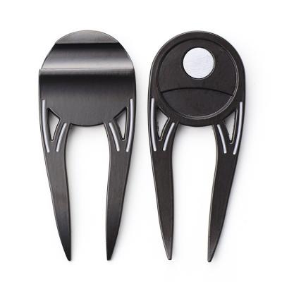 China New Luxury Zinc Alloy Golf Digging Tool With Bottle Opener Ball Marker Custom Logo for sale