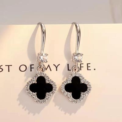 China Fashion silver four-leaf clover earrings copper women's four-leaf clover drop earrings spot pearl high quality for sale