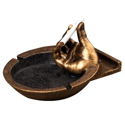 China Creative home decoration ashtray finger resin ashtray cigar tobacco decoration for sale