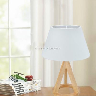 China Wholesale Adjustable Lampshade Tripod Around Low Wooden Table Lamp For Promotional Gift for sale