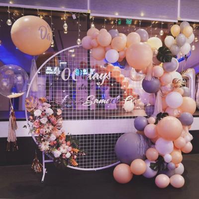 China Simple Wedding Decoration Gold Or White Mesh Backdrop Round Flower Stand Grid Arch For Event for sale