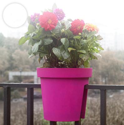 China No creative outdoor garden home balcony fencing flower pot for sale