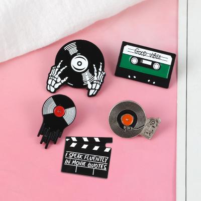 China Europe Vinyl Record Player Brooch Vintage Record Player Brooch Pin Badge Gift for Classical Music Lover for sale