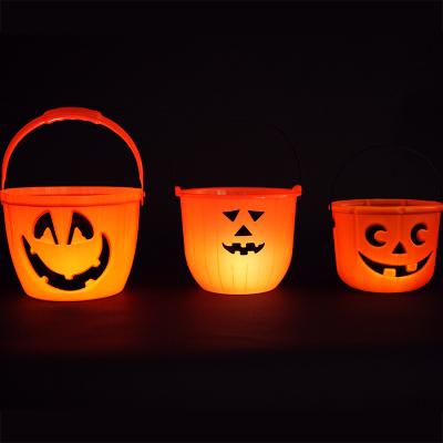 China Wholesale Halloween Decoration Kids Led Light Pumpkin Halloween Candy Bucket for sale