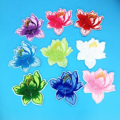 China Sustainable Garment Accessories T-shirt Bags Kids Clothing Iron On Embroidery Flower Patch for sale