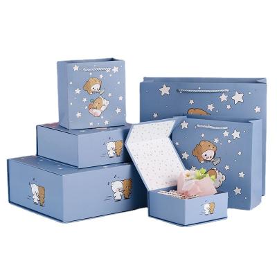 China Custom Recycled Baby Newborn Clothes Box Set Materials Gift Packing Gift Basket Box/Gift Basket Box for sale