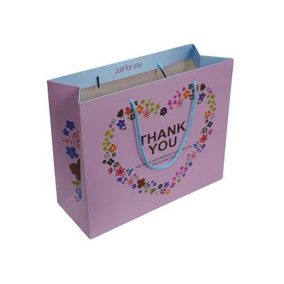 China New Recyclable Factory Fashion Printing Wedding Candy Gift Paper Bag Heart Shape Shopping Bag With Handle for sale