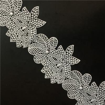 China 2019 Fashion Sustainable Trendy New Floral Double Scalloped Bridal Lace Trimmings For Bridal Garment for sale