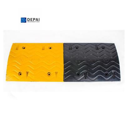 China Customized Portable Rubber Speed ​​Bump Durable Good Size Rubber Materials Speed ​​Bump Road Bumps for sale