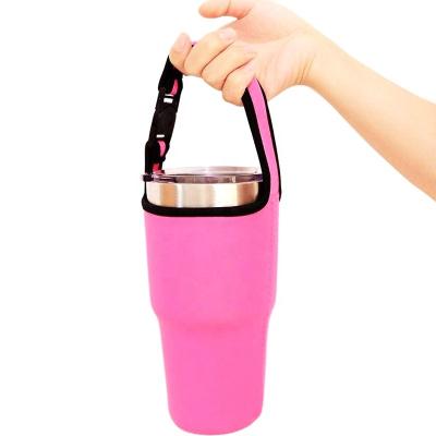 China Waterproof 2 in 1 Tumbler 30 oz Carrier Handle Bag with Shoulder Strap Waterproof Neoprene Insulated Tumbler Coffee Cup Shoulder Bag for sale