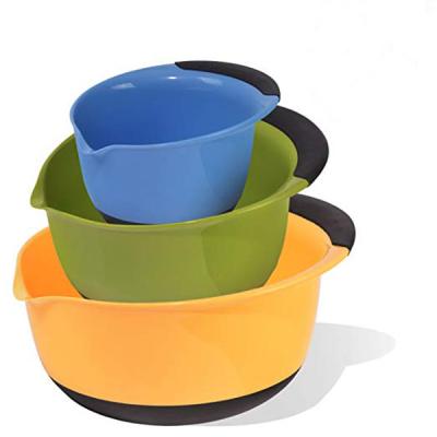 China Amazon Sustainable 3 Pieces 1.4L 2.8L 4.7L Nesting Mixing Bowls With Rubber Handle Grips Non Slip Bottom Plastic Mixing Bowl Cooking Set for sale