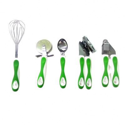 China 2021 New Design Funny Kitchen Tool Kit Disposable Royal Kitchen Instrument With PP And TPR Handle Good Quality for sale