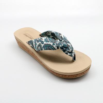 China New design outdoor special widely used summer slippers slippers for women 2022 for sale