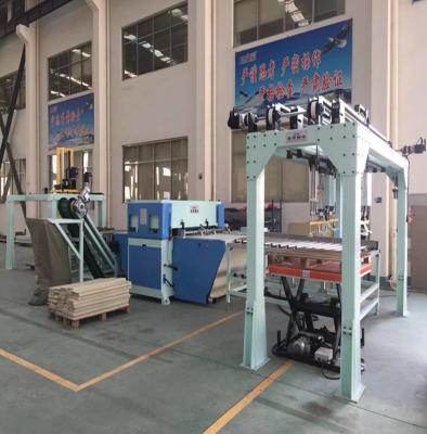 China Home Decoration Material Convery Belt PVC Floor Cutting Machine Auto-feeding Production Line for sale