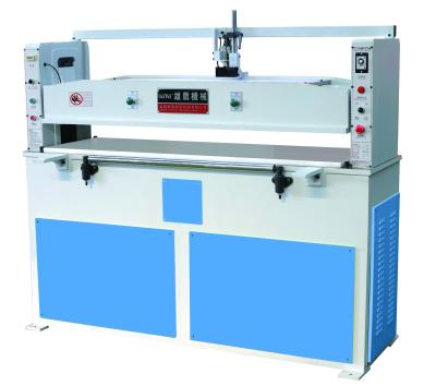 China Garment Shops 25T Hydraulic Flat Cutting Machine For Nonwoven for sale