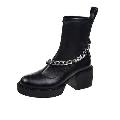 China Top Quality Metal Chain And Pearl Trim Round Durable Widely Used Autumn Boot Shoes Snow Boots Women Booties for sale