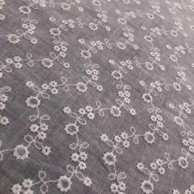 China Factory Sustainable Sale White Embroidered Cotton Perforated Fabric Embroidery Eyelet Fabric for sale