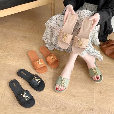 China 2022 new style waterproof women fashion sandals beach shoes flat flip-flops foot slippers and word clog for sale