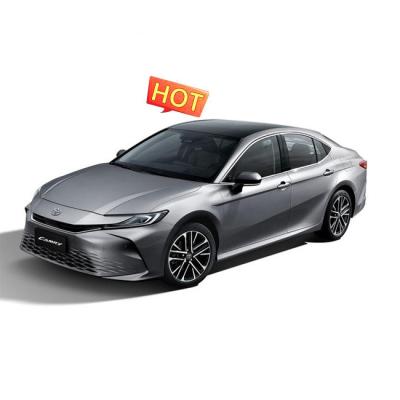 China Toyota Camry 2023 2024 Carro híbrido gasolina Awd Sedan Carros 2025 Com 215/55R17 Pneus à venda