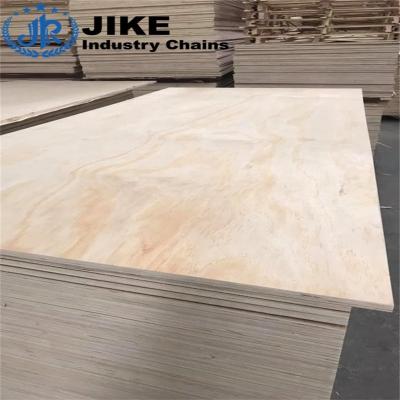 China Modern 4X8 Radiata Pine Veneer Plywood for sale