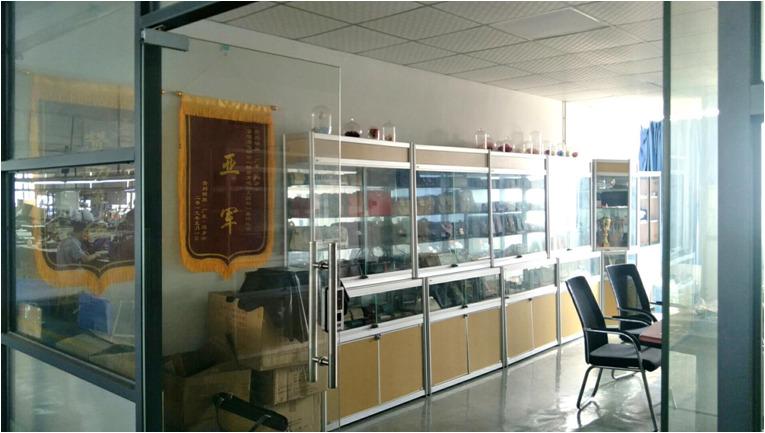 Verified China supplier - Guangzhou Ming Kai Luggage Trading Firm