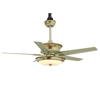 China Lower noise traditional ceiling fan and lightweight ceiling fan with LED light and remoto control for sale