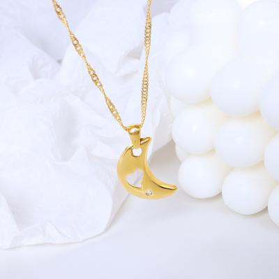 China 2021 Trendy Fashion Simple Heart Moon Necklace Free Tarnish Pendant Necklace for sale