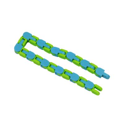 China ABS Hot Selling Comfortable Toys Chains Link Wiggle Toy 24 Link Wacky Tracks Plastic Wacky Tracks for sale