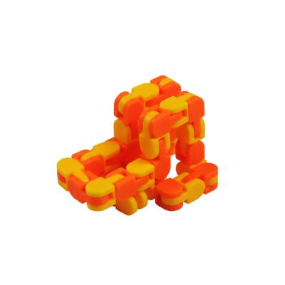 China High Quality Cheap Price ABS Plastic Chain Link Part Provides 24 Links Wacky Tracks Wind Puzzle Kids Funny Fsensory Toy for sale