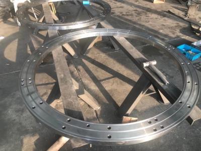 China Bau-Bagger Crane Roller Swing Gear Slew fahren herumdrehenden Ring Bearing für den Solarverfolger, der Metallarbeitsind gewinnt zu verkaufen