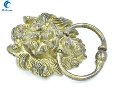 China Traditional Wholesale Vintage Gold Spotted Old Lion Door Handle Mount For Furniture for sale