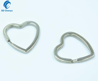 China Factory Wholesale 30mm Heart Shaped Metal Key Chain In Silver DIY Accessories for sale