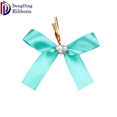 China Healthy Wholesale Handmade Pre Tied Ribbon Bows, Gift Wrapping Satin Ribbon Metal Wire Bow for sale