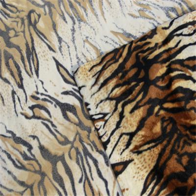 China Various design tiger/giraffe/leopard/zebra/cow anti-static minky print animal velboa fabric paper print and screen print with S wave for sale