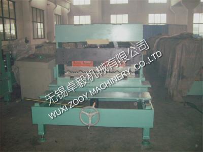 China Sheet Roof Panel Roll Forming Machine with post Cutting 15m/min for sale