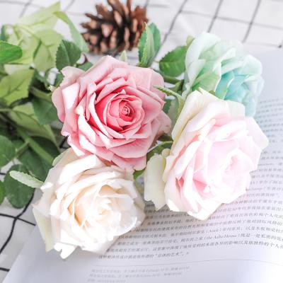 China Simulation Simple Home Indoor Wholesale Bouquet Decoration Rose Artificial Flowers For Wedding Wedding Party Romantic Decoration for sale