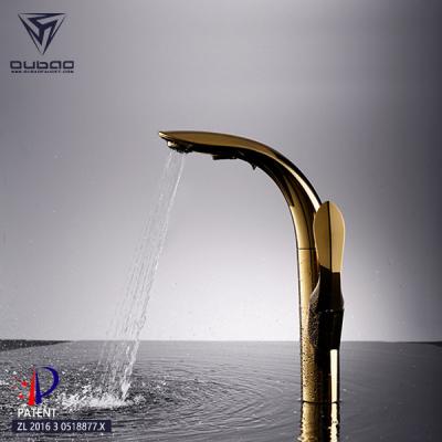 China Modern Single Hole Gold Pull Out Kitchen Sink Faucet Faucets With Pull Out Sprayer for sale