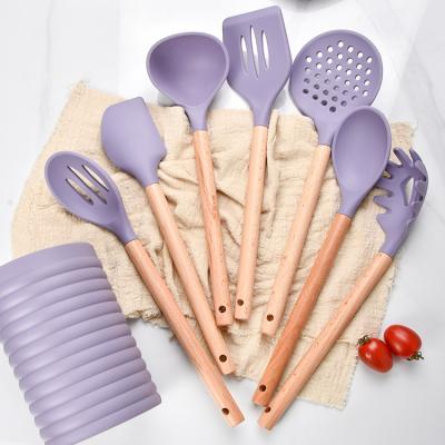 China Sustainable Sustainable Silica Gel Kitchenware And Kitchenware Set With Wooden Handle Silica Gel Shovel And Spoon Storage Bucket 8 Pieces Set for sale