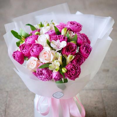 China 58cmx58cm fresh flower bouquet waterproof package in film for sale