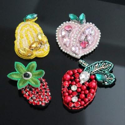 China Handmade Rhinestone Fruit Sew On Applique Apparel Embroidery Fruit Patches Peach Beaded Patches For Jackets for sale