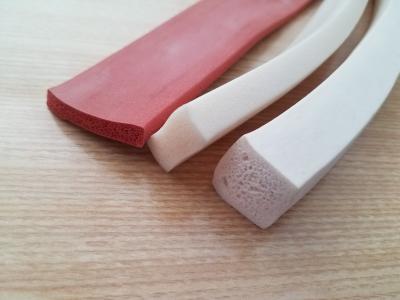 Cina Corde di spugna di silicone con buone proprietà di isolamento acustico e termico per la protezione in vendita